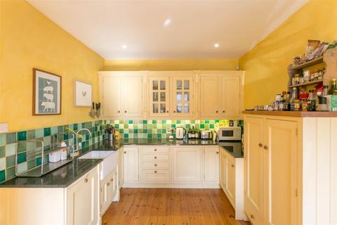 5 bedroom end of terrace house to rent, Queens Terrace, Jesmond, Newcastle upon Tyne