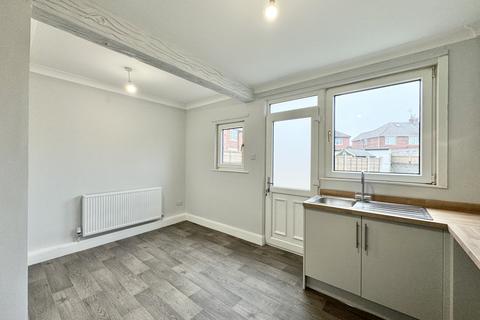 3 bedroom semi-detached house for sale, Northfield Avenue, Knottingley