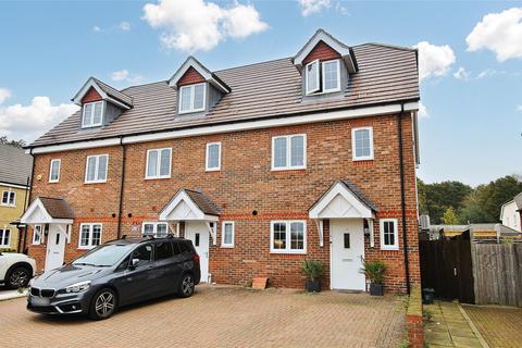 4 bedroom end of terrace house for sale, Guernsey Way, Woking GU21