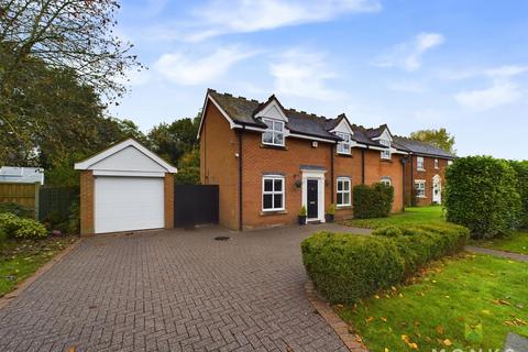 4 bedroom detached house to rent, Hermitage Close, Westbury, Shrewsbury