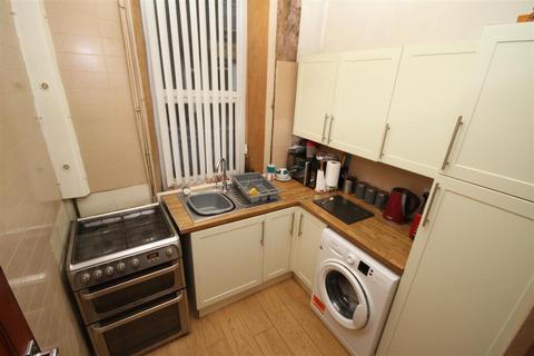 3 bedroom terraced house for sale, Station Road, Denholme, Bradford