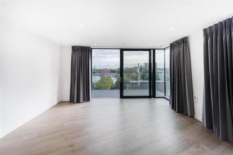 2 bedroom apartment to rent, Coster Avenue, Hackney, N4