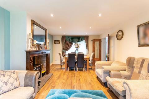 19 Ryelands Close, Caterham, CR3 5HY