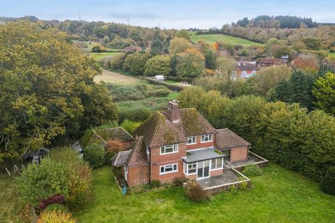 4 bedroom detached house for sale, Easebourne Street, Upper Easebourne, GU29