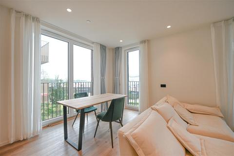 1 bedroom flat to rent, 1 Curlew House, Hawser Lane, London, E14