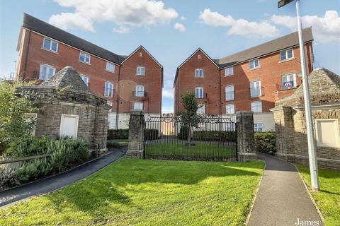 2 bedroom flat for sale, Swan Crescent, Newport