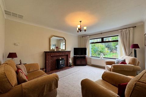 17 Clitheroe Drive, Bury, BL8 2JU