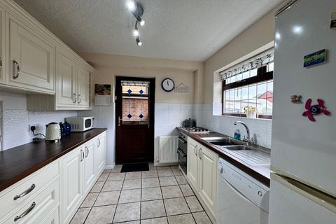 17 Clitheroe Drive, Bury, BL8 2JU