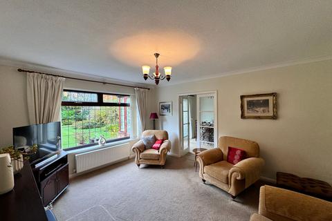 17 Clitheroe Drive, Bury, BL8 2JU