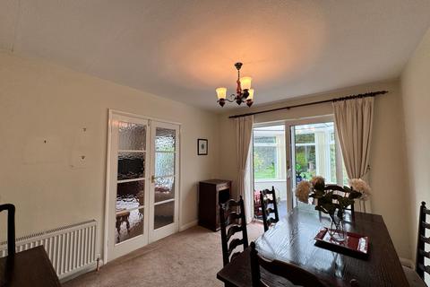 17 Clitheroe Drive, Bury, BL8 2JU