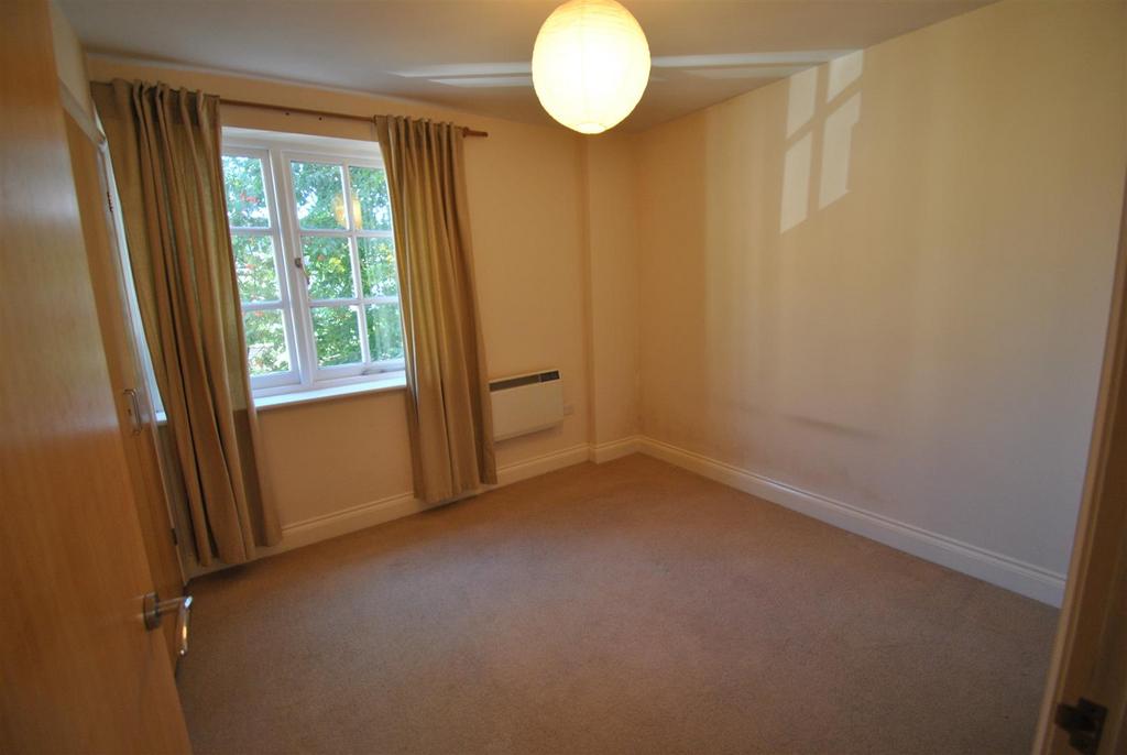 Bedroom 1.JPG