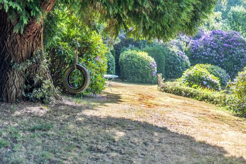 4 bedroom detached house for sale, Headley Road, Grayshott, Hindhead, Hampshire, GU26