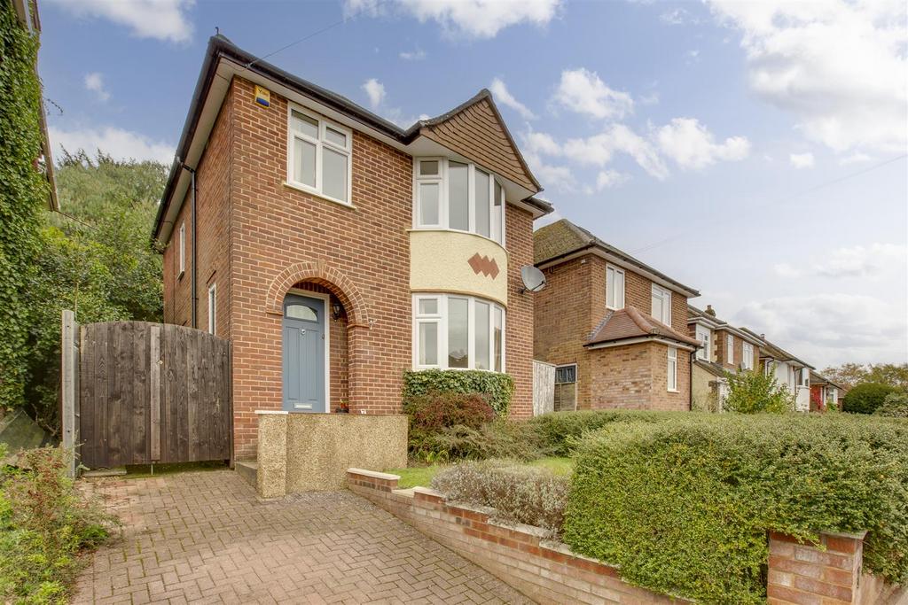 7 Hylton Road, HP12 4 BZ-16.jpg