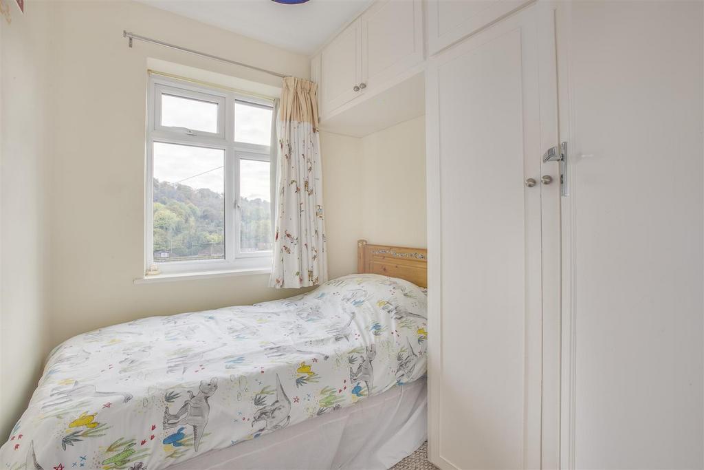 7 Hylton Road, HP12 4 BZ-4.jpg