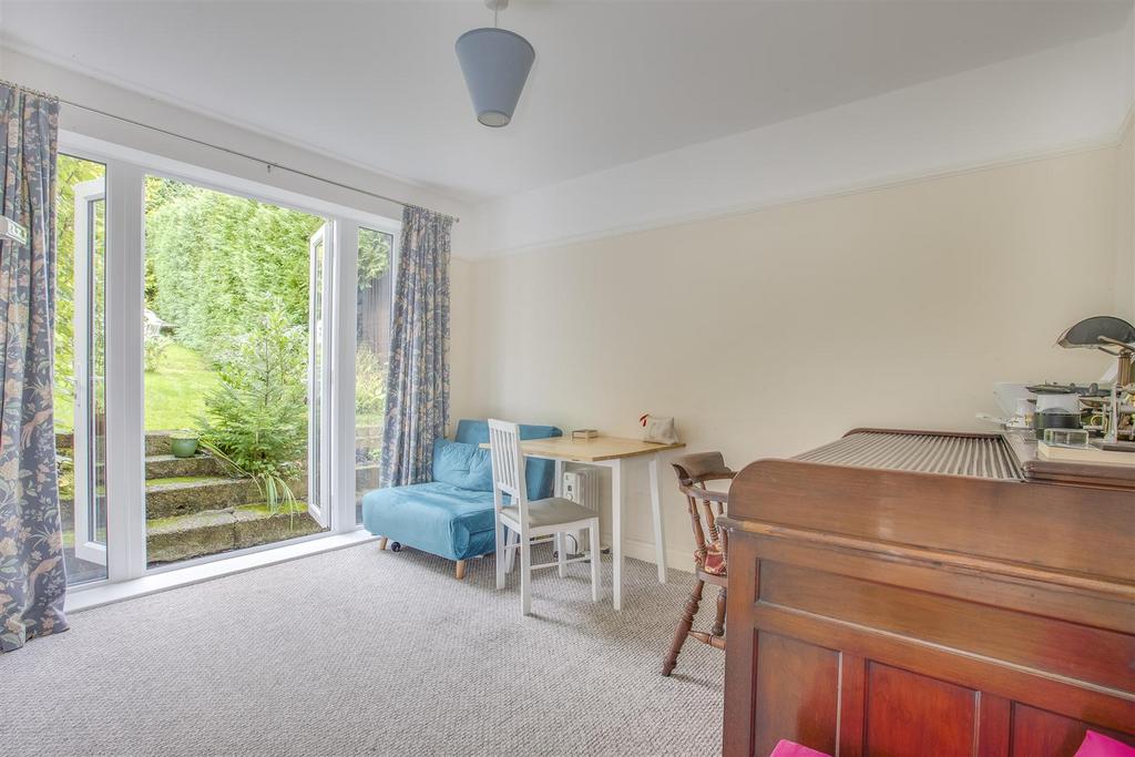 7 Hylton Road, HP12 4 BZ-10.jpg
