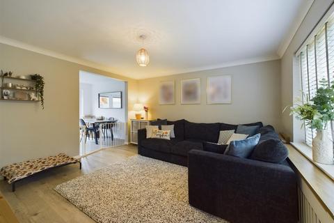 22 Aveling Close, Maidenbower, Crawley, RH10 7UR