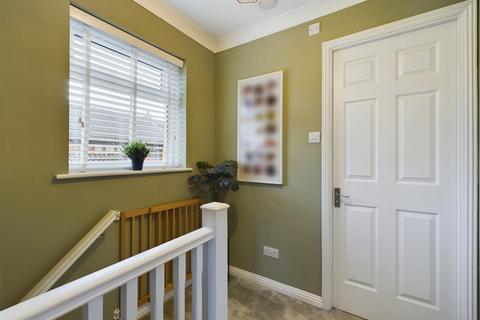 22 Aveling Close, Maidenbower, Crawley, RH10 7UR