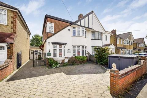 4 bedroom semi-detached house for sale, Cheyne Avenue, Twickenham, Greater London, TW2