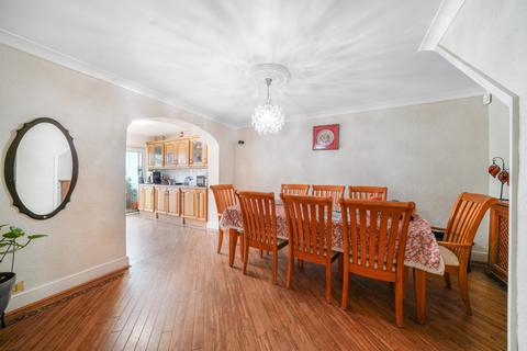21 Cheyne Avenue, Twickenham, TW2 6AN