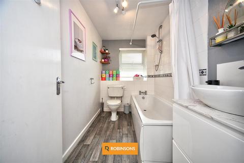 14 Campania Grove, Luton, LU3 4DD