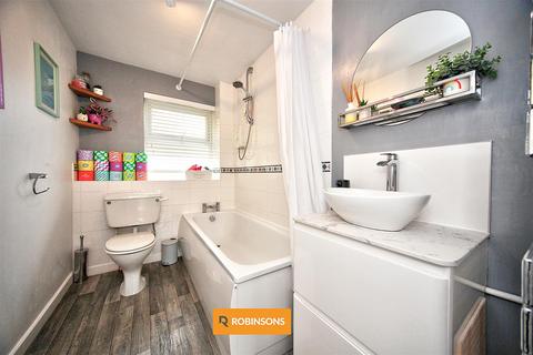 14 Campania Grove, Luton, LU3 4DD