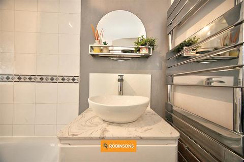 14 Campania Grove, Luton, LU3 4DD
