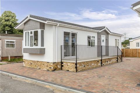 2 bedroom park home for sale, Woodlands, Addlestone KT15