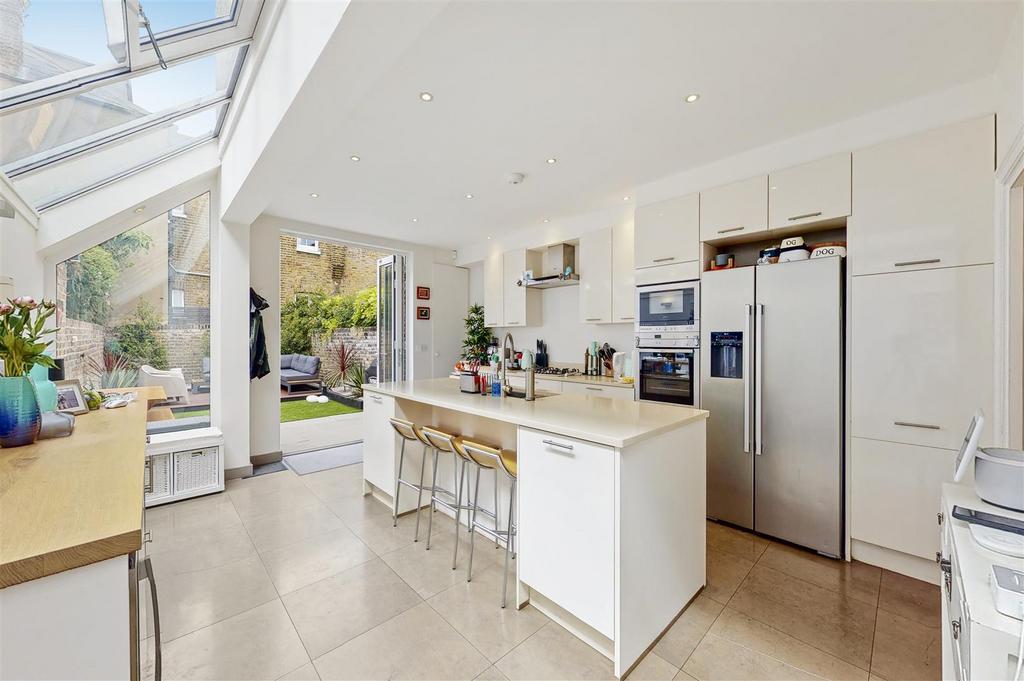 Extended kitchen/breakfast room