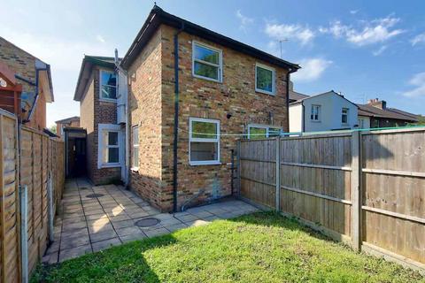 4 bedroom semi-detached house to rent, Hawks Road, KT1