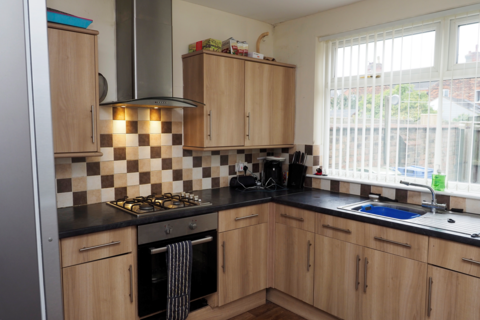 5 bedroom flat for sale, St. Augustine Avenue, Grimsby DN32