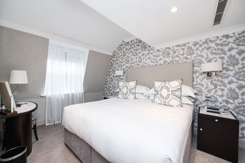 2 bedroom flat to rent, Bow Lane, St Pauls, London, EC4M