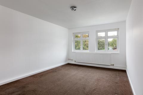 1 bedroom flat for sale, Grantwood Close, Redhill, Surrey, RH1