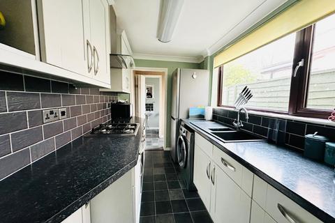 2 bedroom terraced house for sale, Ivy Street, Rainham