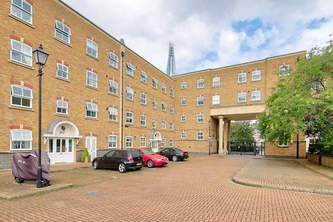 3 bedroom flat to rent, Leathermarket Court, SE1