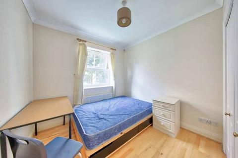 3 bedroom flat to rent, Leathermarket Court, SE1