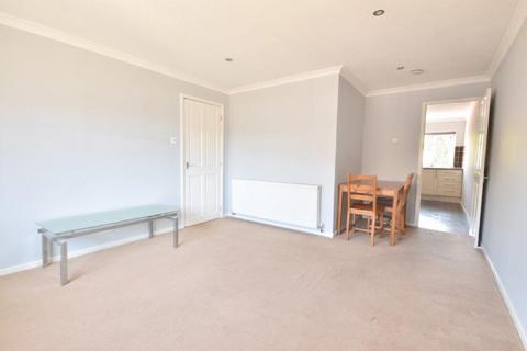 1 bedroom maisonette to rent, Stevens Close, Surrey KT17