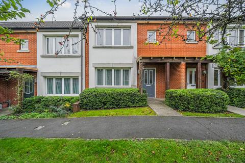 16 Macdowall Road, Guildford, GU2 9LD