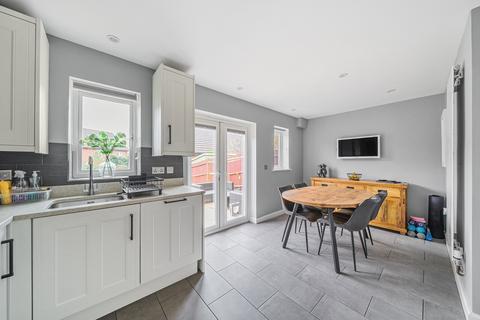 16 Macdowall Road, Guildford, GU2 9LD