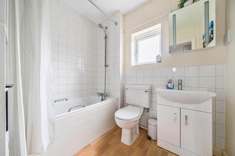16 Macdowall Road, Guildford, GU2 9LD