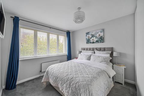 16 Macdowall Road, Guildford, GU2 9LD