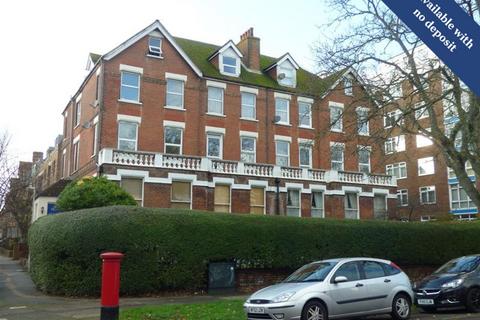 2 bedroom flat to rent, Earls Avenue, Folkestone, CT20