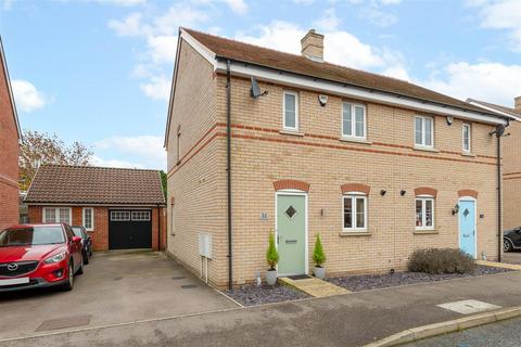 3 bedroom semi-detached house for sale, Meadowsweet Way, Stotfold, SG5 4QF