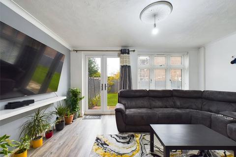 3 bedroom semi-detached house for sale, Oxford Road, Romford RM3