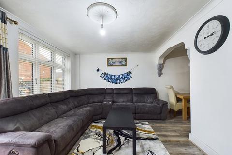 3 bedroom semi-detached house for sale, Oxford Road, Romford RM3