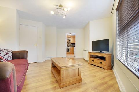 2 bedroom flat for sale, Cedar Avenue West, Chelmsford