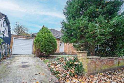 2 bedroom detached bungalow for sale, Rothschild Road, Leighton Buzzard