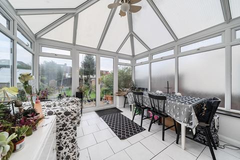 10 Wood End Avenue, Harrow, HA2 8NX