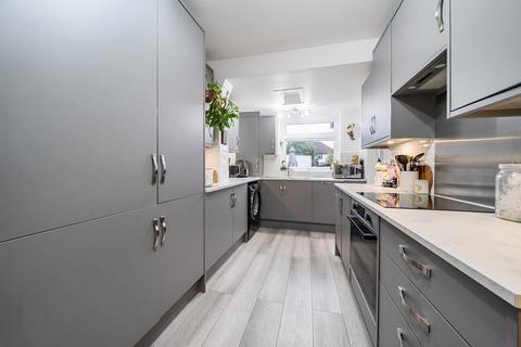 10 Wood End Avenue, Harrow, HA2 8NX