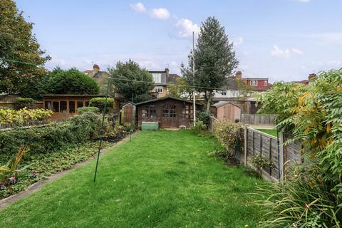10 Wood End Avenue, Harrow, HA2 8NX