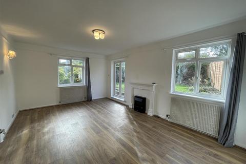 3 bedroom bungalow to rent, Sandy Lane South, Wallington SM6